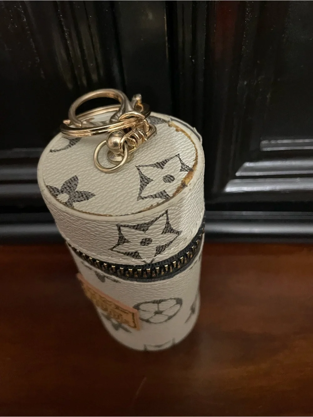 Cream Printed Leatherette Mini Case with Keychain bag charm - Picture 2 of 5
